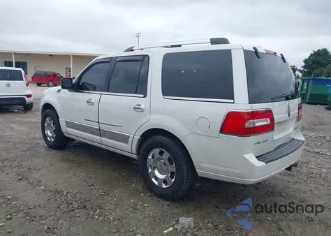 2013 Lincoln Navigator z USA, uszkodzony, nr VIN 5LMJJ2H58DEL02957